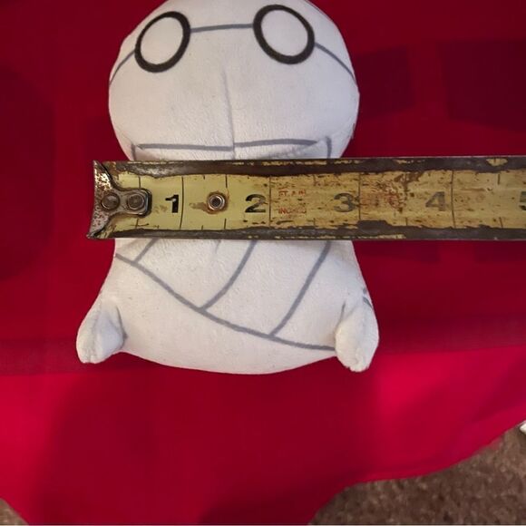 How To Keep A Mummy Mii-kun stuffed toy keychain - Picture 5 of 6
